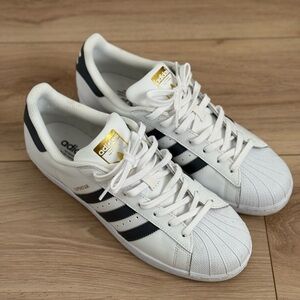 Men’s adidas superstar Sneakers with Grey Stripes